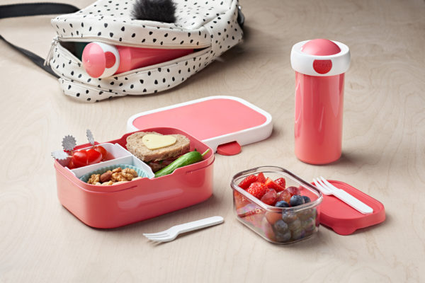 set 107440078200 lunchbox en 107420078200 schoolbeker en fruitbox_b